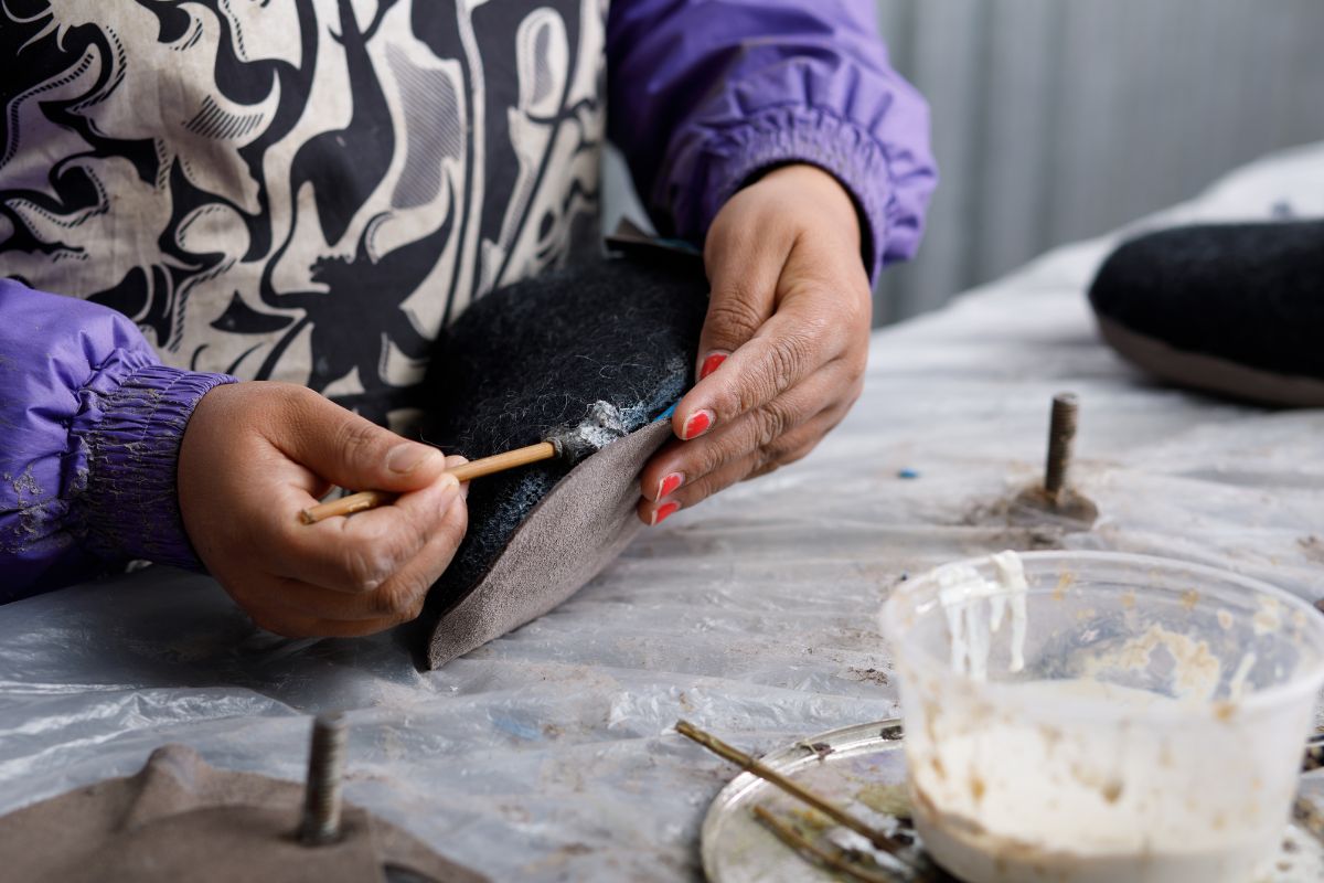 De håndfiltede hjemmesko fra Nepal
